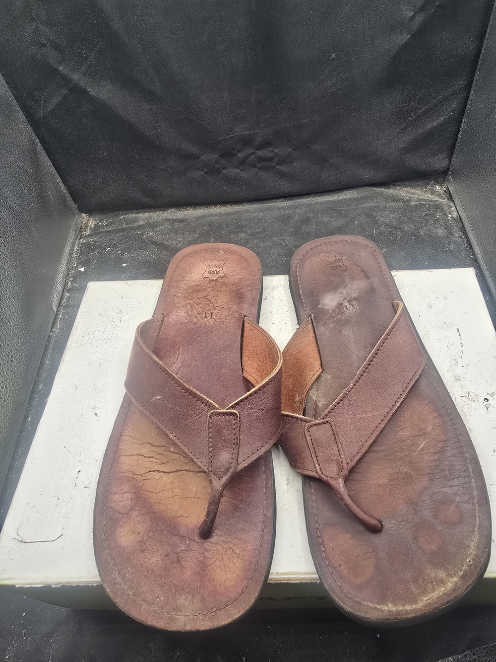 Men's Brown Leather Flip-Flop Sandals with Cushioned Footbed